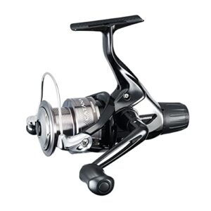 SHIMANO Catana 4000 Rc Heckbremsrolle in Schwarz und Silber, ideal für passionierte Angler mit robuster Konstruktion und präziser Leistung.