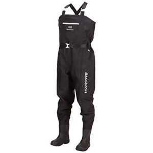 Schwarze wasserdichte Anglerhose aus hochfestem Nylongewebe für Outdoor-Aktivitäten, mit verstellbaren Trägern, aufgesetzter Tasche und integrierten Gummistiefeln. Ideal zum Angeln und für das Arbeiten im Wasser.
