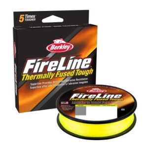 Verpackung der Berkley FireLine® Fused Original 8-Strand Superline Angelschnur in grün, 0,12 mm, mit 7,2 kg Tragkraft, 328 yd|300 m, präsentiert die innovative Technologie für herausragendes Feingefühl beim Angeln.