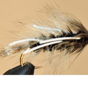 Farbenfrohe YUK Bug Fliegen in Größe 6-10 für das Fliegenfischen im Salzwasser, ideal für Meerforelle und Steelhead.
