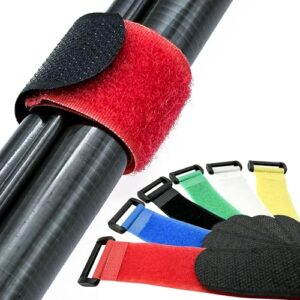 Sechs farbige Klettbänder für Angelruten in verschiedenen Farben, einschließlich rot, gelb, grün, blau, schwarz und weiß; ideal zur sicheren Aufbewahrung und Transport von Angelruten.
