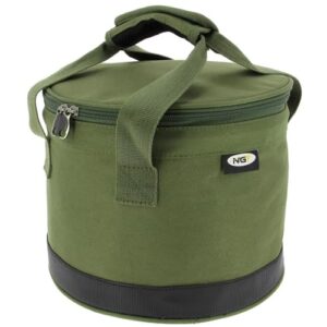 NGT Bait Bin Ködertasche in Olivgrün mit isolierter Innenseite und stabilem Reißverschluss, ideal für die Aufbewahrung von Ködern und Angelausrüstung.