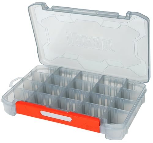 Transparente Aufbewahrungsbox für Angelzubehör mit verschiedenen Fächern und einem orangefarbenen Schieber zur einfachen Öffnung.