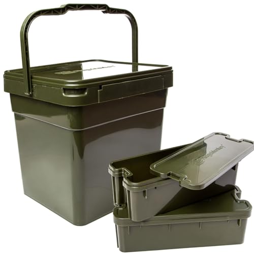 Multifunktionales Angelzubehör in grün für Angler und Anglerinnen, bestehend aus einem großen und zwei kleineren Behältern, ideal für Outdoor-Aktivitäten und Angelausflüge.