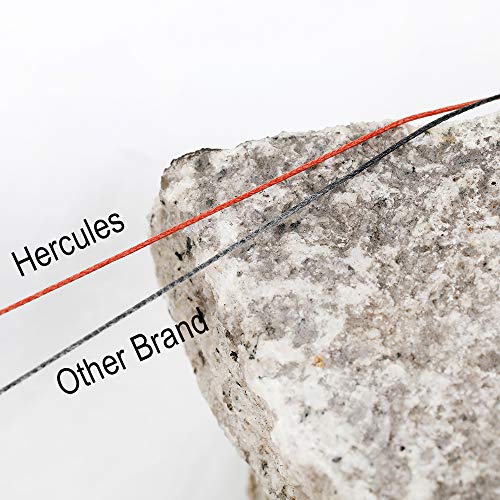 HERCULES Super Cast geflochtene Angelschnur in rot und schwarz auf grauer, steinähnlicher Oberfläche, ideal für Salzwasser und Süßwasser Angeln, für verschiedene Angeltechniken geeignet.