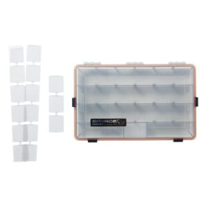Wasserdichte Tacklebox von Savage Gear für Angel-Ausrüstung mit fünf festen Fächern und wasserundurchlässigem Deckel