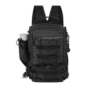 Taktischer Rucksack für Outdoor-Aktivitäten wie Wandern, Camping und Angeln. Robuster 22-Liter-Rucksack mit großem Stauraum und verschiebbarer Schultergurtschlaufe.