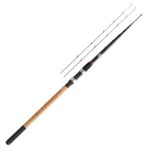 Detaillierte Aufnahme einer Daiwa Black Widow Tele Feeder Rute mit 3,90 Metern Länge und 150 Gramm Wurfgewicht.