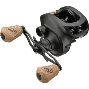 Baitcast Angelrolle mit 8,1:1 Übertragungsverhältnis von 13 FISHING - Concept A23, ideal für Flachwasserangeln, rechte Hand
