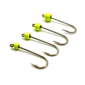 Vier Tungsten-Micro-Jighaken in verschiedenen Farben, ideal für das Angeln mit Gummiköder und ultraleicht im Gewicht.