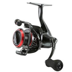 Okuma Ceymar Leichte Spinnrolle, C-30, Schwarz/Rot. Hochwertige und zuverlässige Ausrüstung für Angler mit leichten EVA-Griffen und Graphit-Körperkonstruktion.