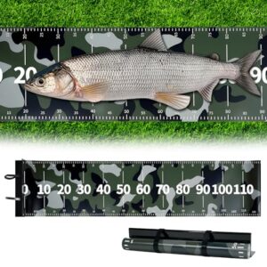 Hochwertige Camo Measure Mat für Fischmessung mit Anschlag und Roll-Up Maßband, wasserdicht und leicht zu reinigen.