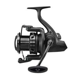 Angelrolle für Karpfenfänger - Sonik XTRACTOR Black 6000, eine robuste und leichte Angelrolle mit idealer Gewichtsverteilung